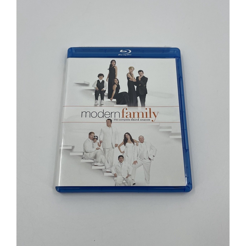Modern Family: Season 3 [Blu -ray] W/CASE Amazing Condition..Near Perfect